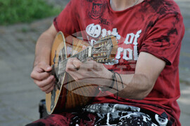 Бургас - уличен музикант