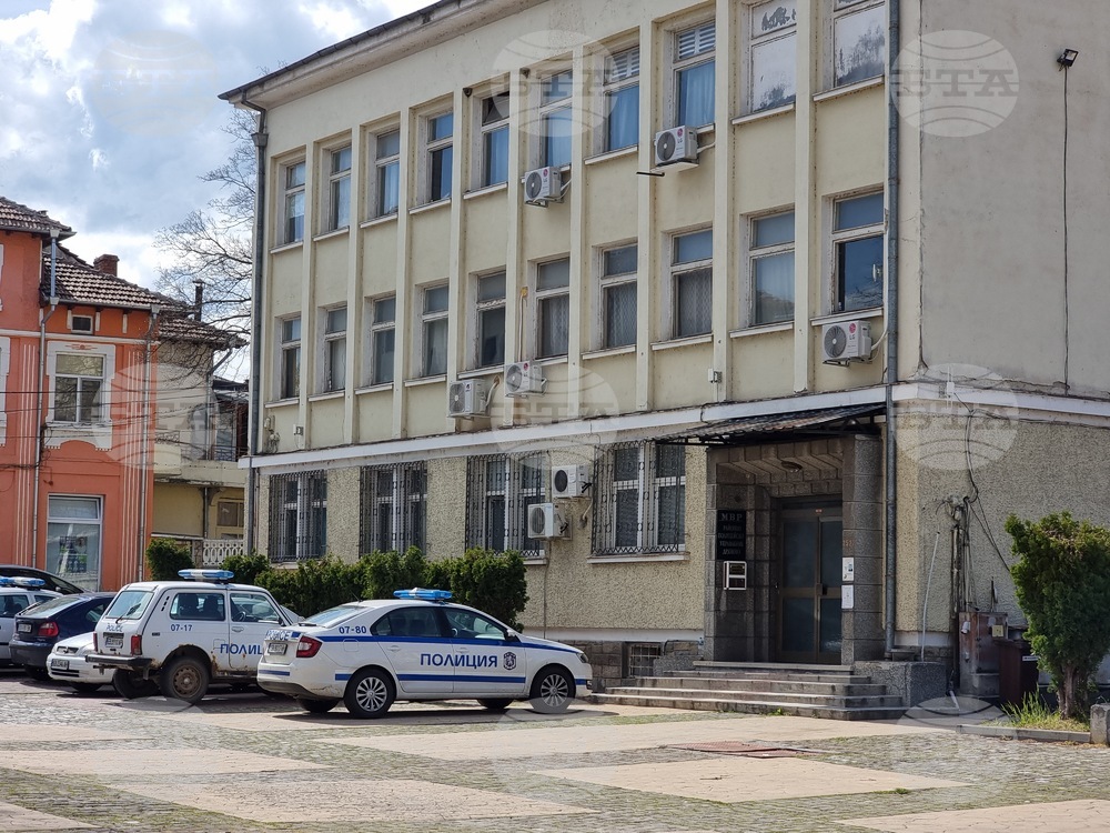 Криминалисти в Габрово задържаха мъж, съпричастен към телефонна измама