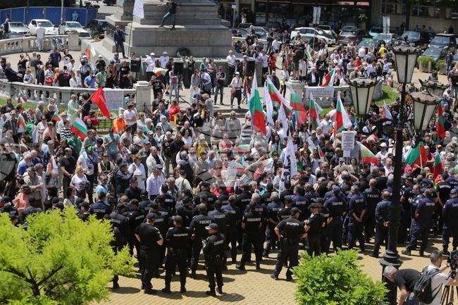 Протест - "Възраждане"