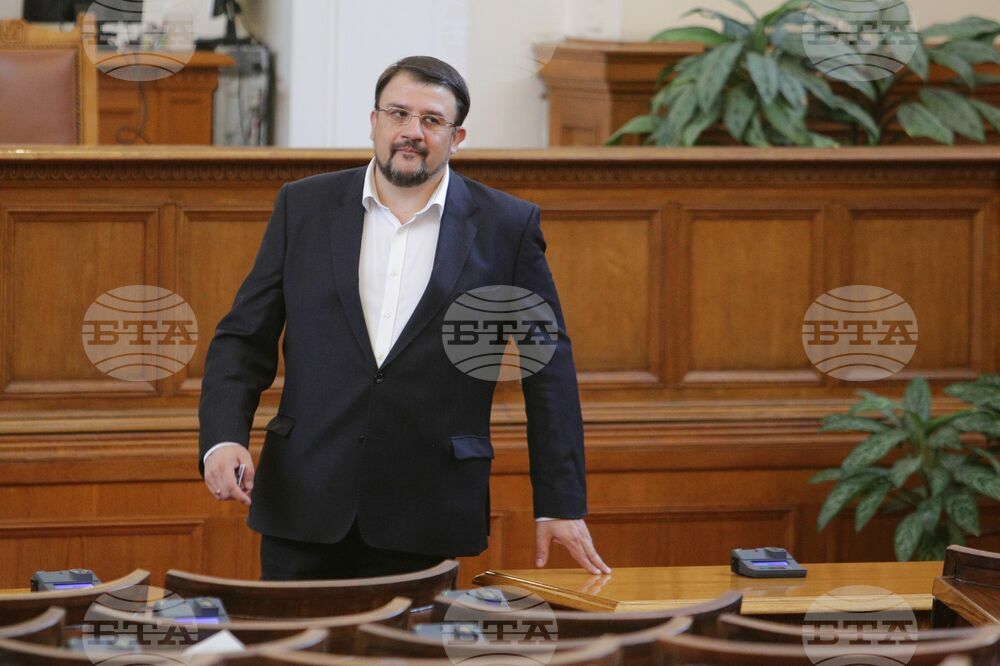 Парламент - извънредно заседание