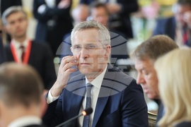 Словакия -  Йенс Столтенберг