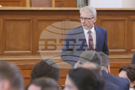 Парламент - извънредно заседание