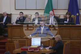 Парламент - извънредно заседание