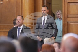 Парламент - извънредно заседание