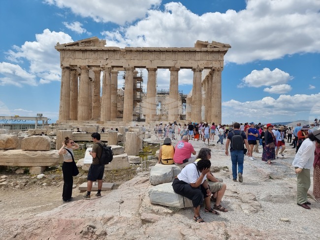 Гърция отчете рекордни приходи от туризъм през първата половина на тази година
