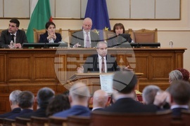 Парламент - извънредно заседание