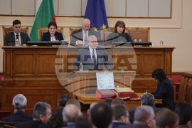 Парламент - извънредно заседание