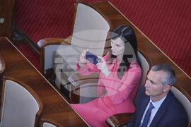 Парламент - извънредно заседание