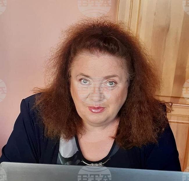 Новият вариант на коронавируса Омикрон притежава необичайно висок брой мутации -  повече от 50, каза проф. Радостина Александрова