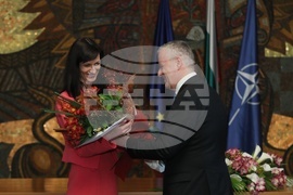 Министерство на външните работи - Иван Кондов - Мария Габриел