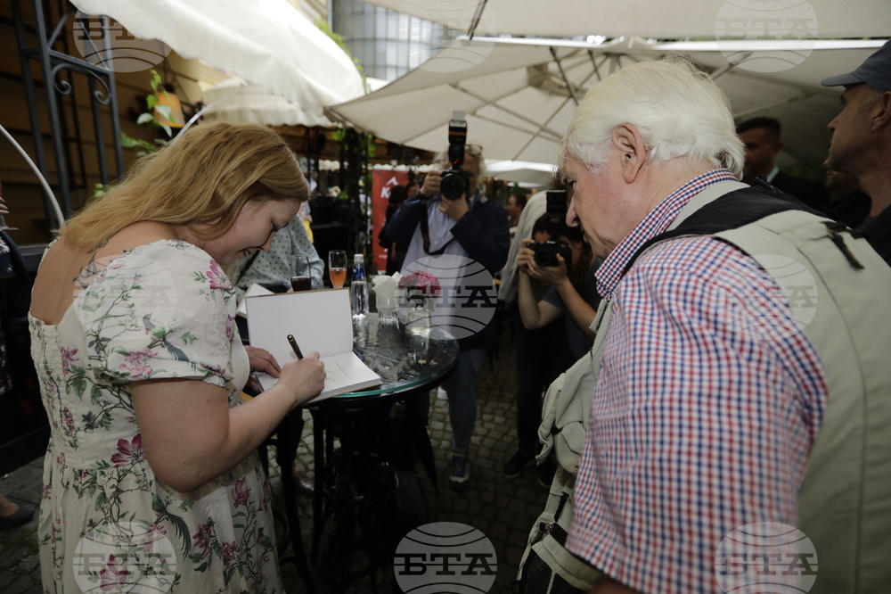 Линда Маккензи-Петкова - книга - представяне