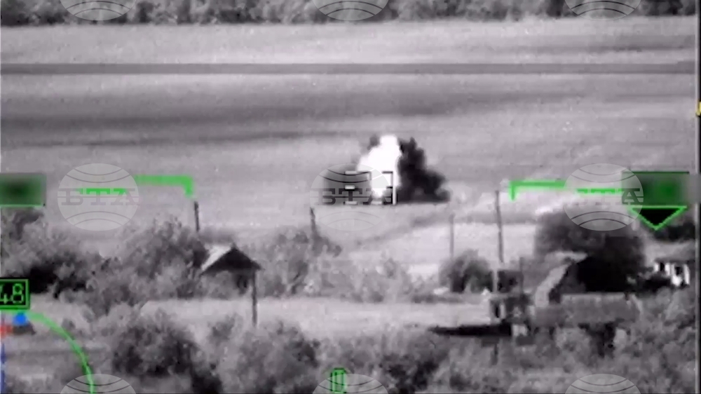 Русия е представила трактор за унищожен украински боен танк "Леопард", твърдят руски военни блогъри