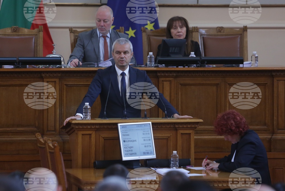 Парламент - заседание - Костадин Костадинов
