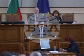 Парламент - заседание - Тома Биков