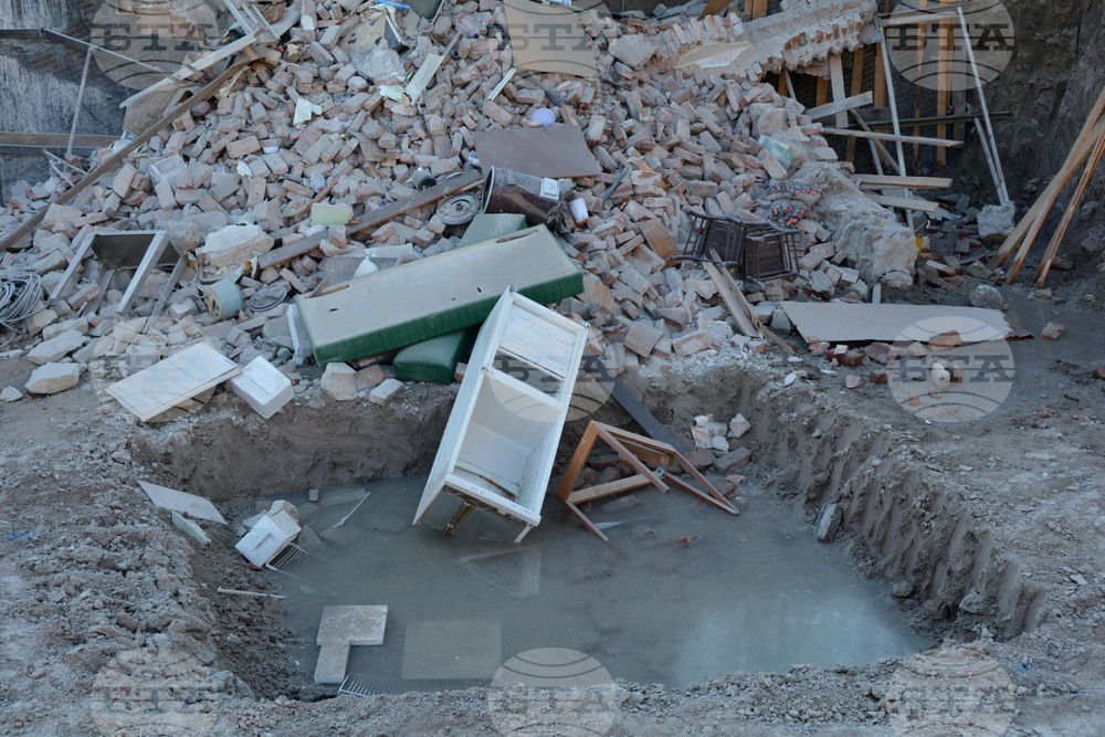 Хасково - къща - съборени стени