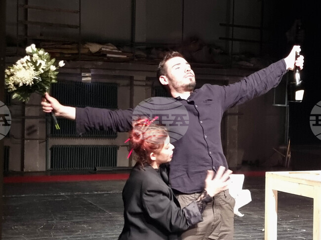 Кърджали - „Мамут" - премиерен спектакъл