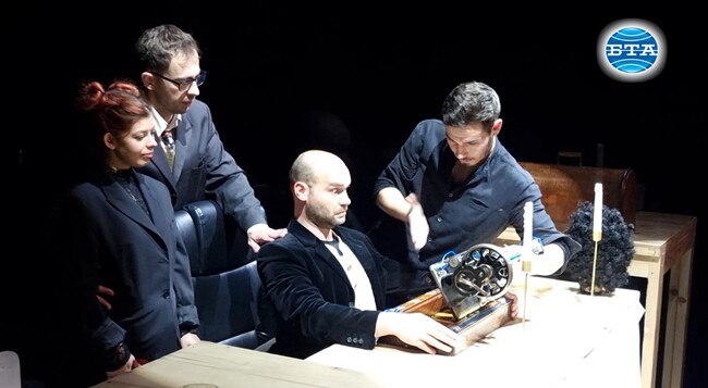 Спектакълът „Мамут“ ще бъде представен премиерно на кърджалийска сцена