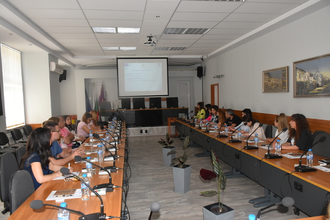 Община Ловеч: Проведе се заключителна пресконференция по проект за нова дългосрочна грижа за възрастни и хора с увреждания в община Ловеч