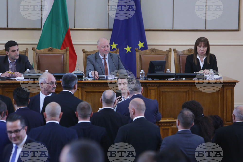 Парламент - заседание - Явор Божанков