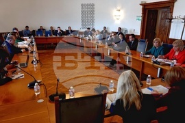 Парламент - Комисия по правни въпроси