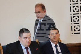 Парламент - Комисия по правни въпроси