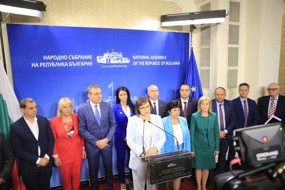 Нинова: Днес антисоциалното мнозинство отхвърли увеличението на минималната заплата. БСП единствена мисли за хората