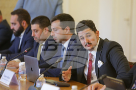 Парламент - Комисия по икономическа политика и иновации