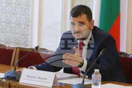 Парламент - Комисия по икономическа политика и иновации