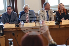 Парламент - Комисия по въпросите на децата, семейството, младежта и спорта