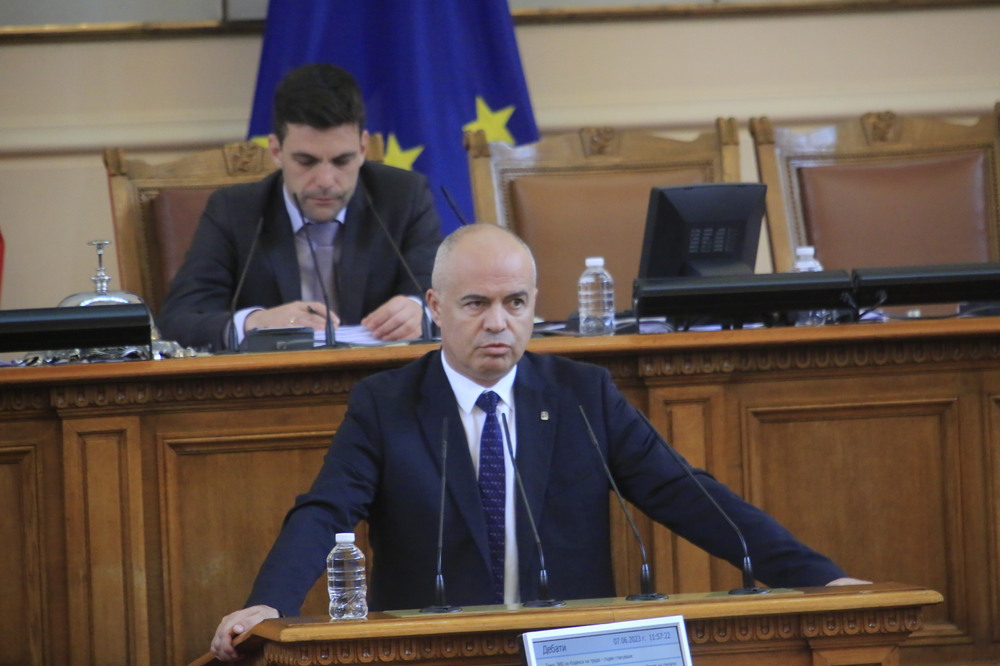 Свиленски: Преди изборите всички подкрепихте увеличение на минималната заплата, за да излъжете избирателите си. Минаха изборите и свалихте маските