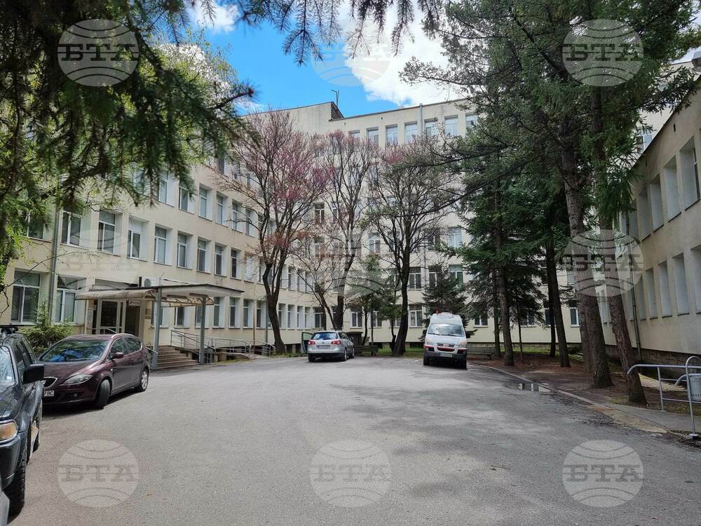 Транспортен кувьоз получи болницата в Кюстендил от „Капачки за бъдеще“