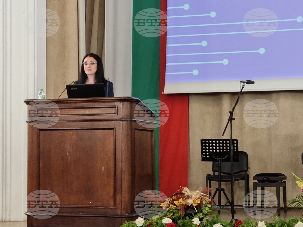 БАН присъди почетен плакет - златен на Института по електроника "Акад. Емил Джаков" за научен принос и за 60 години от създаването му