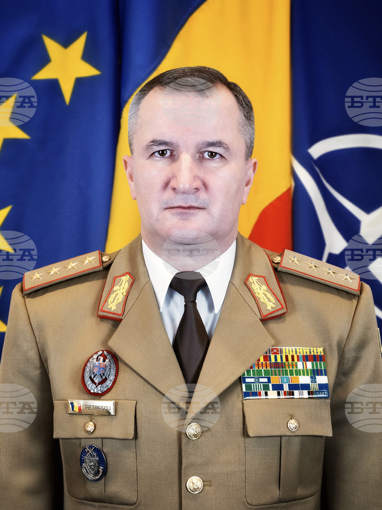 Началникът на отбраната на Румъния е на посещение в Албания