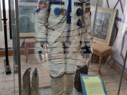 Омуртаг - музей - скафандър