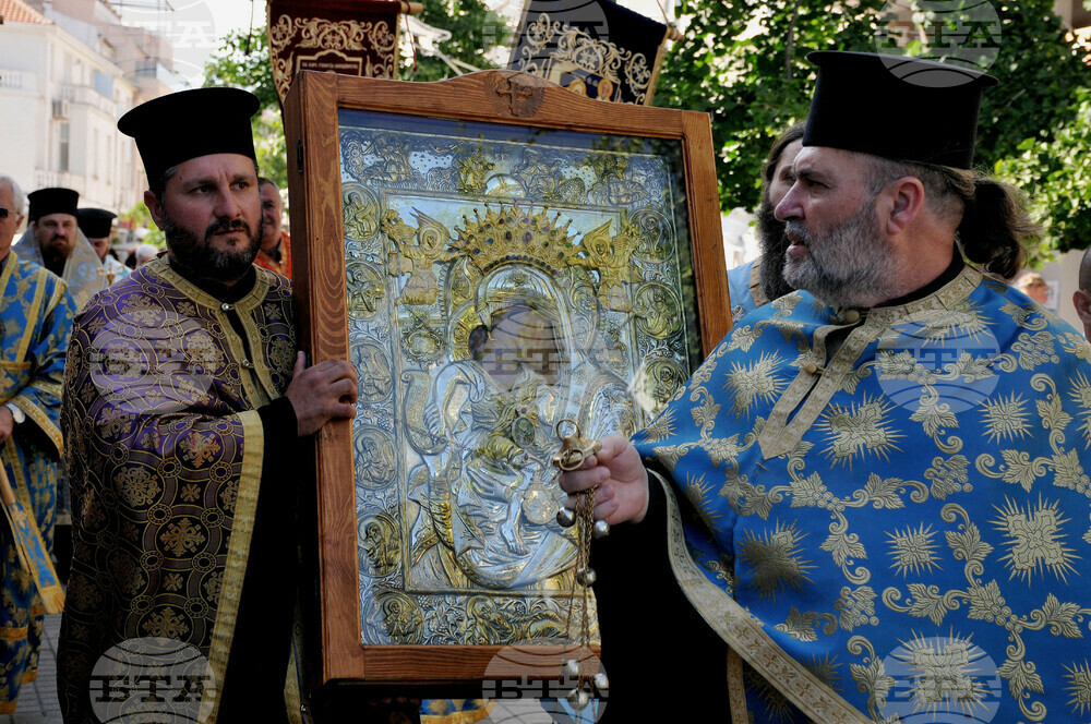 С посрещането на иконата "Св. Богородица-Достойно есть" започна в Поморие фестивалът на православната музика