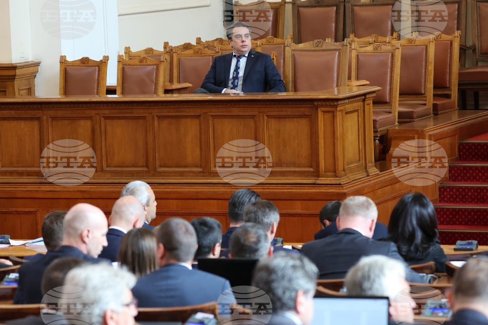 Парламент - заседание - Асен Василев