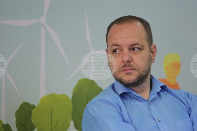 Имаме тройно убийство на хора, които са се занимавали с подаване на сигнали, каза Борислав Сандов по повод случая в Петрохан