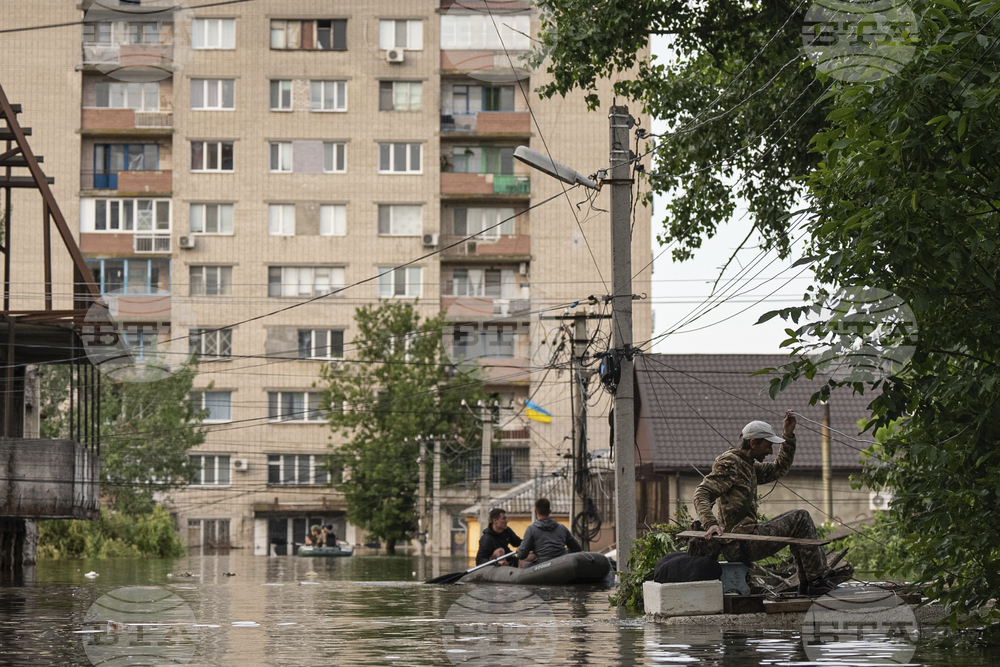 Киев съобщи, че най-малко девет души са били ранени при руски обстрел на Херсон