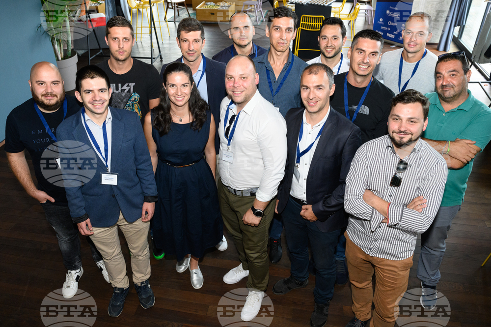 Предприемачи от 12 компании участват в петото издание на програмата Dare to Scale