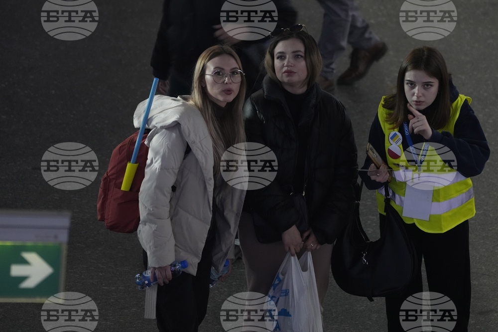 Броят на бежанците от Украйна доближава 4 милиона. Ще се забави ли трайно бягството на хората от страната?