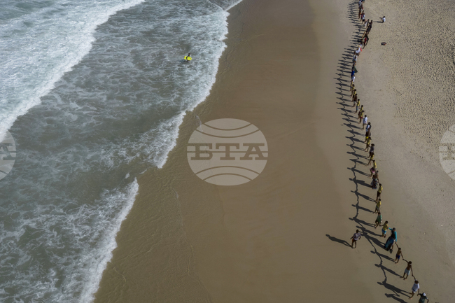 Произведените от човека химикали са навсякъде в световния океан, показва проучване