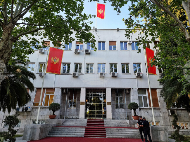 МИНА: Черна гора и ОАЕ подписаха споразумение за сътрудничество в областта на енергетиката