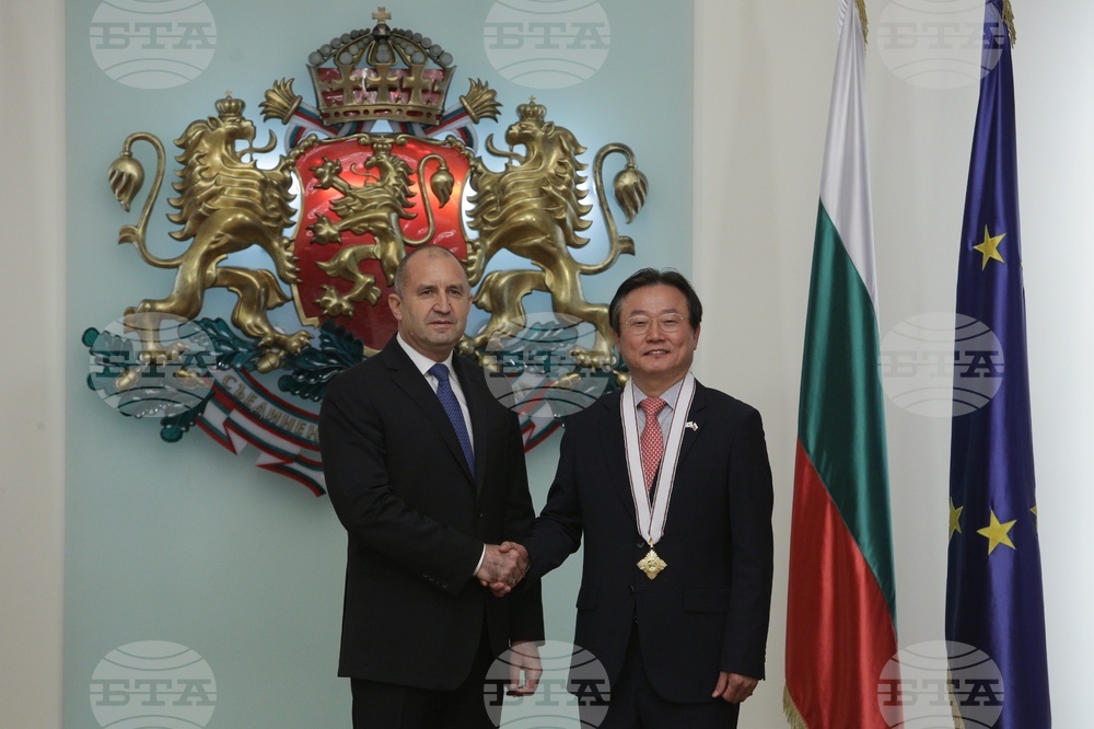 Румен Радев - Ли Хо-шик - орден "Мадарски конник"