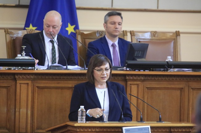 Корнелия Нинова: Няма да позволим на правителството да харчи средства от Сребърния фонд