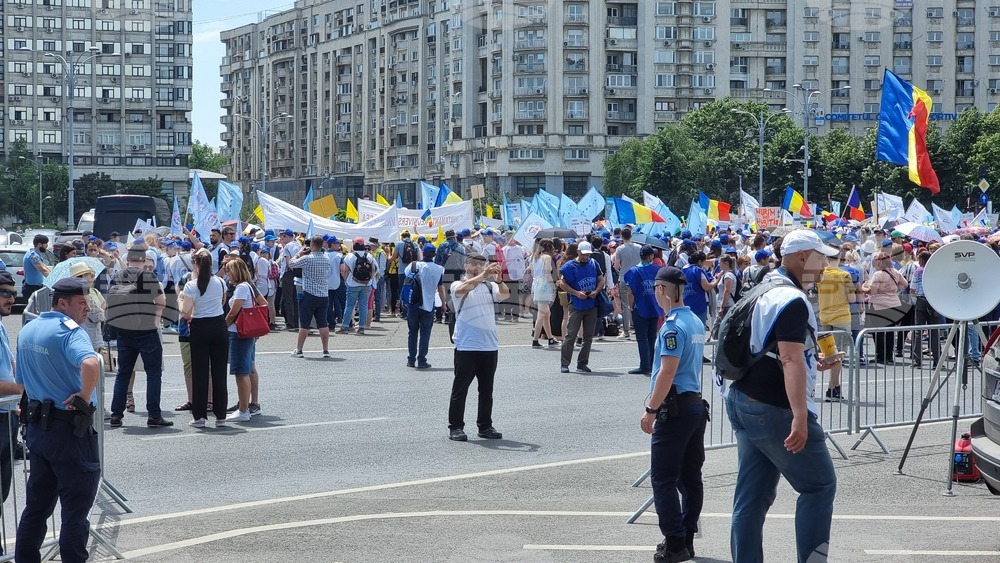 Румъния - учители - протест
