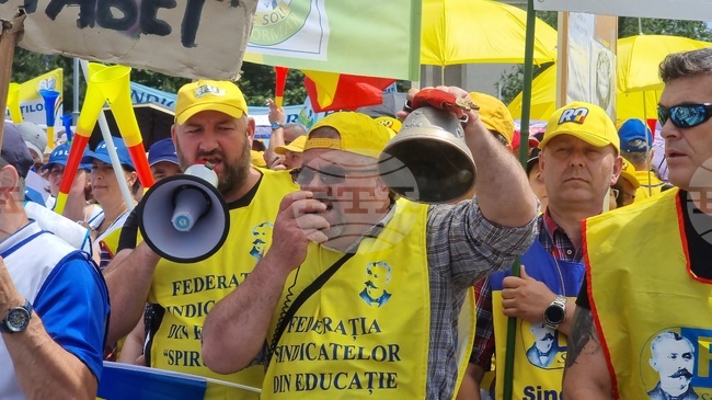 Над 20 000 души от сферата на образованието се очаква да протестират в Букурещ на 17 юни заради закона за заплатите