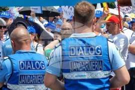 Румъния - учители - протест