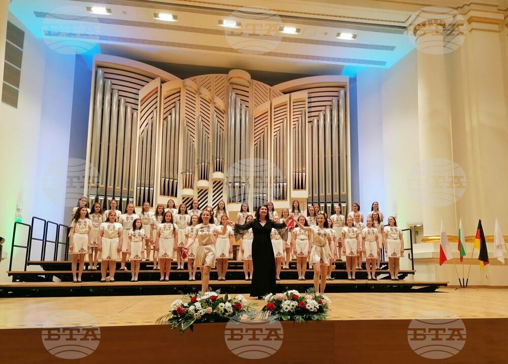 Шуменският хор „Бодра песен“ представи за първи път на фестивал в Краков „Меса на радостта“ от словенския композитор Амброж Чопи