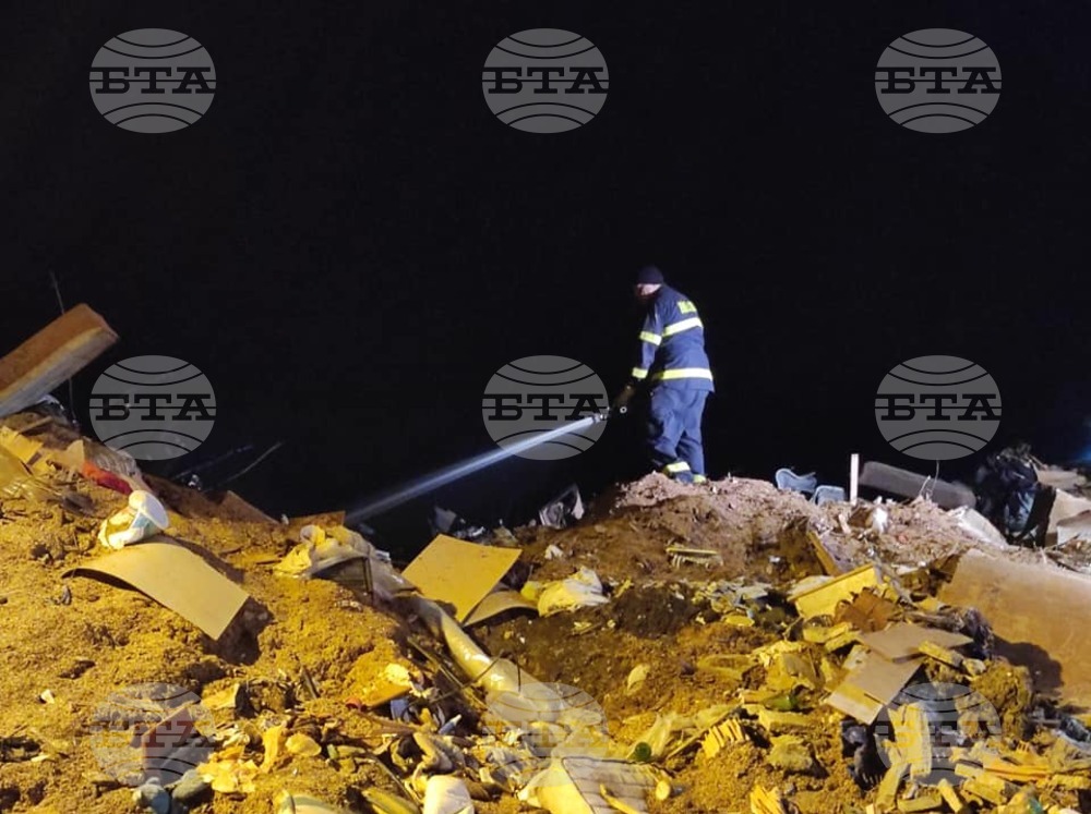 Възрастен мъж е открит мъртъв след пожар в дома му в поповско село