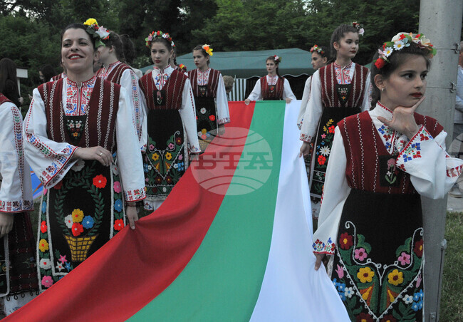 Айтос - фолклорни празници - откриване